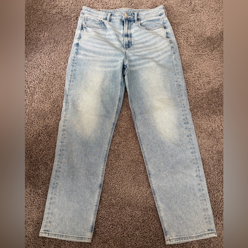 American Eagle Mom Straight Jeans